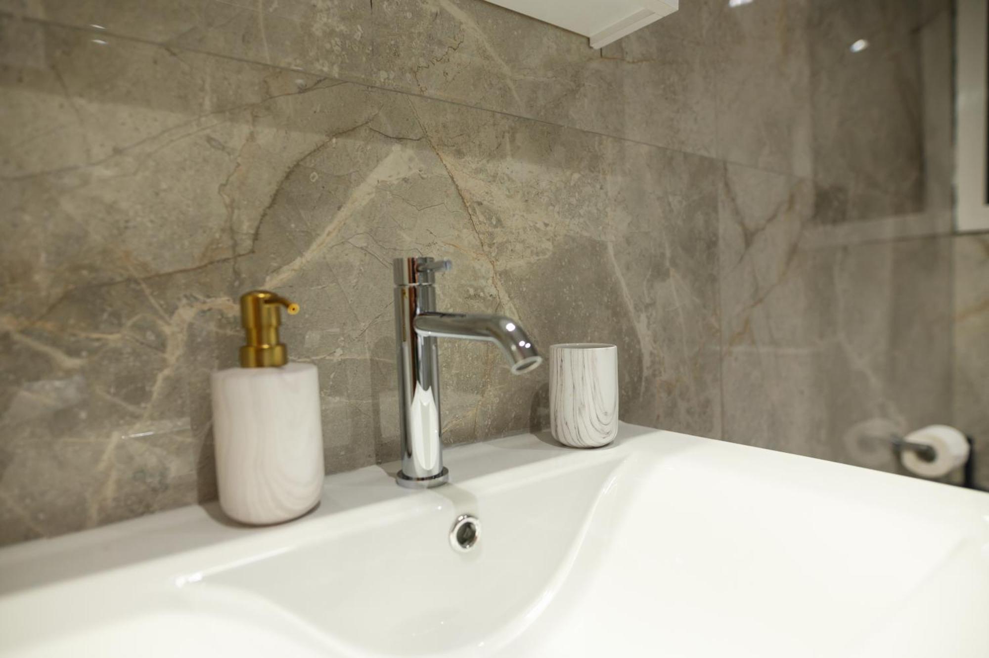 Ancient Forest Suite By Heeaven'S Hall Luxury Suites Alexandroupoli Bagian luar foto
