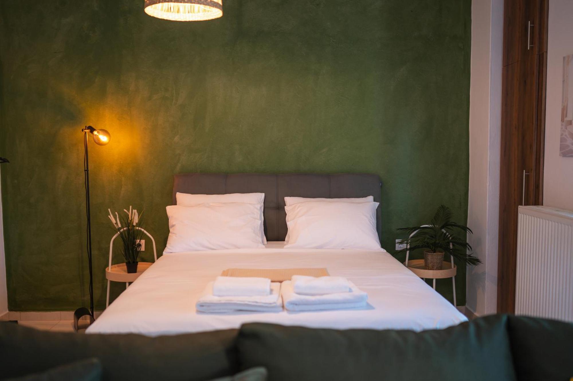 Ancient Forest Suite By Heeaven'S Hall Luxury Suites Alexandroupoli Bagian luar foto